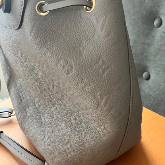 Louis Vuitton bag - Picture 6 of 11